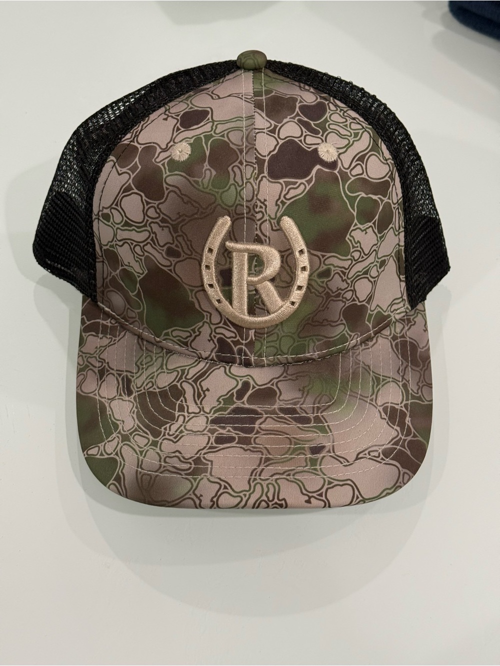 R Logo (hawaiian island) Camouflage Trucker Hat Green/Brown Camo